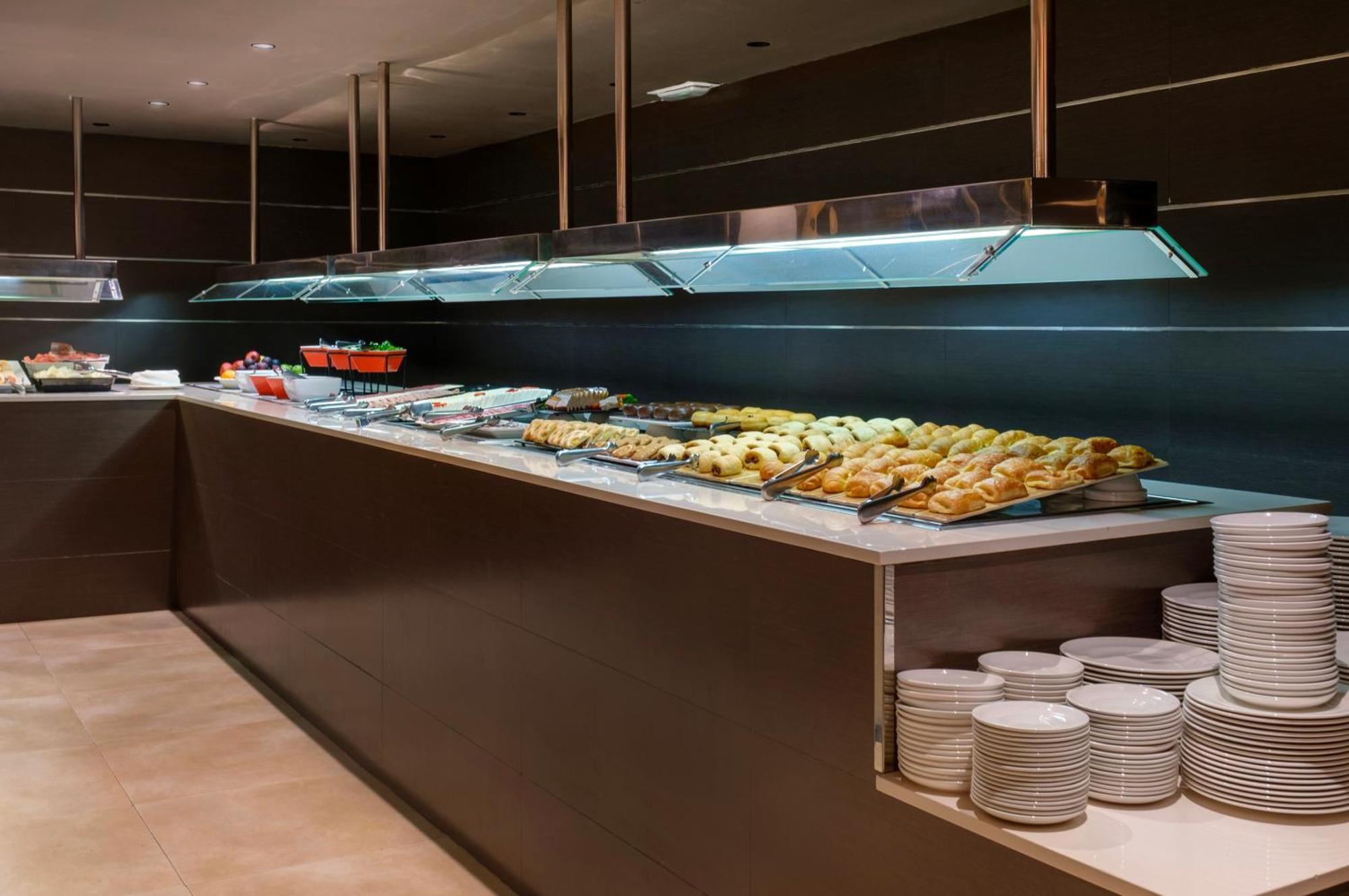 Cabot Cap De Mar Hotel 4*